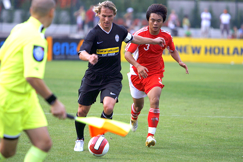 Nedved_vs_Chinese_Olympic_Team