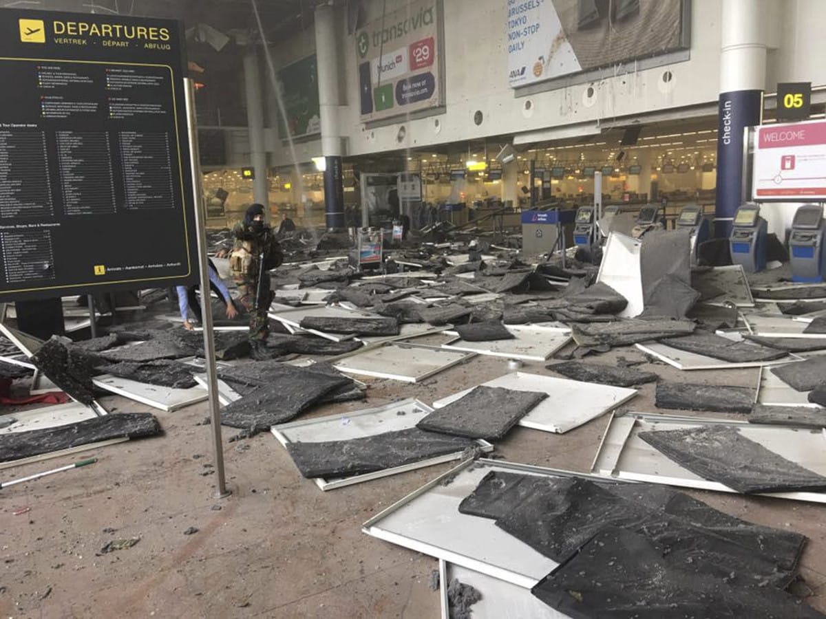 BELGIUM-BLAST/ Seorang prajurit terlihat di bandara Zaventem setelah terjadi ledakan, di Belgia, Selasa (22/3). ANTARA FOTO/REUTERS/Jef Versele/Handout via Reuters/djo/16OF THIS IMAGE. FOR EDITORIAL USE ONLY. NOT FOR SALE FOR MARKETING OR ADVERTISING CAMPAIGNS. FOR EDITORIAL USE ONLY. NO RESALES. NO ARCHIVE. THIS PICTURE IS DISTRIBUTED EXACTLY AS RECEIVED BY REUTERS, AS A SERVICE TO CLIENTS. MANDATORY CREDIT. TEMPLATE OUT. TPX IMAGES OF THE DAY