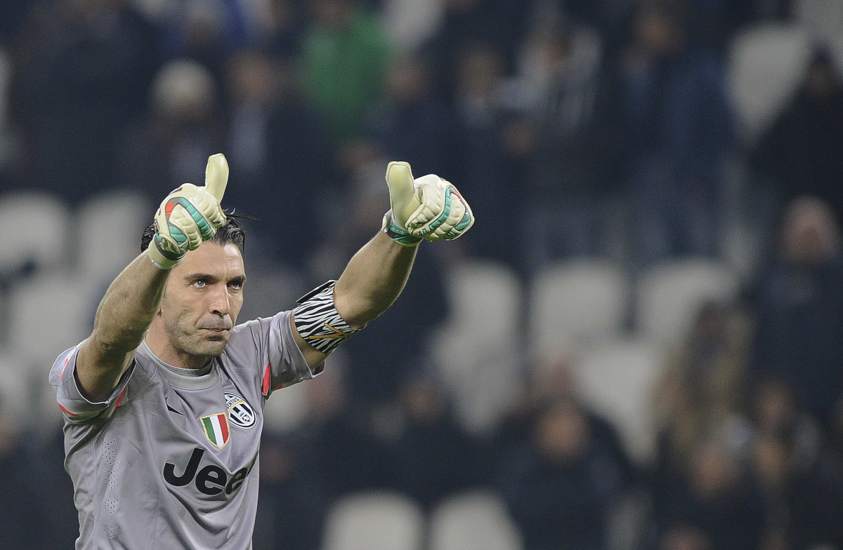 Juventus' goalkeeper Gianluigi Buffon reacts during their Italian Serie A soccer match against Inter Milan at the Juventus stadium in Turin January 6, 2015. REUTERS/Giorgio Perottino (ITALY - Tags: SPORT SOCCER)