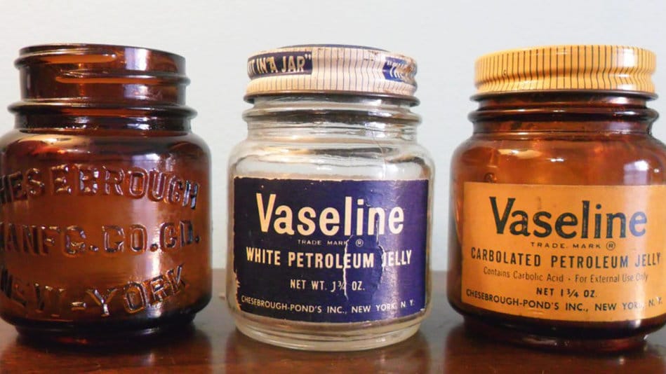 Kemasan Vaseline Petroleum Jelly pada tahun 1950-an. FOTO/Istimewa Vaseline