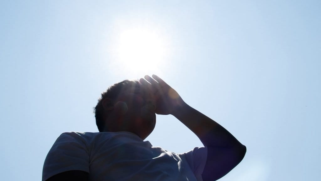 Ilustrasi Terik Matahari. Getty Images/iStockphoto Ilustrasi Heat Stroke