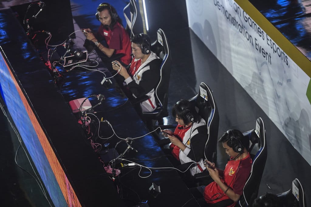 Tim Indonesia bertanding dalam eSports cabang permainan Arena of Valor (AOV) Asian Games 2018 di Britama Arena, Jakarta, Minggu (26/8/2018). ANTARA FOTO/INASGOC/Fulli Syafi ESPORTS - PERMAINAN ARENA OF VALOR