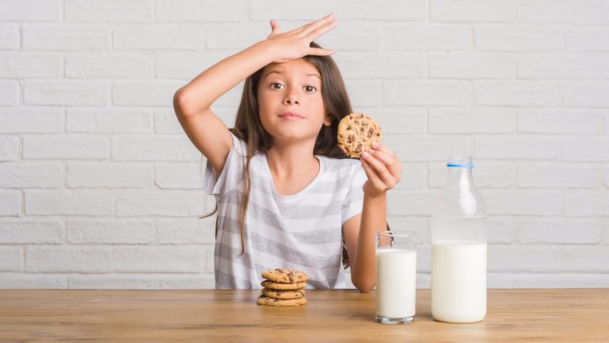 Ilustrasi Anak Makan Biskuit. foto/IStockphoto Ilustrasi Sindrom Biskuit Susu