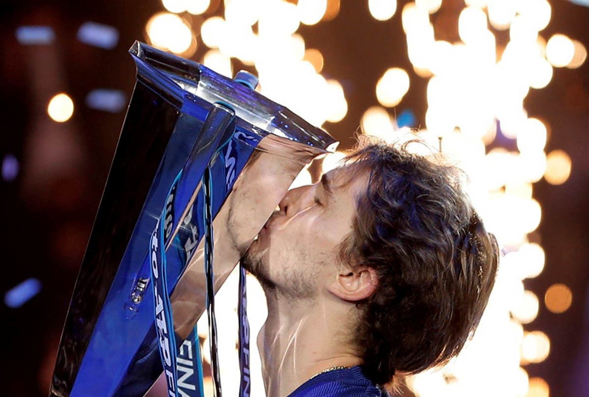 Alexander Zverev memenangkan pertandingan terakhirnya di ATP Finals, Italia, Minggu (21/11/2021). ANTARA FOTO/REUTERS/Guglielmo Mangiapane/FOC/sa. Alexander Zverev