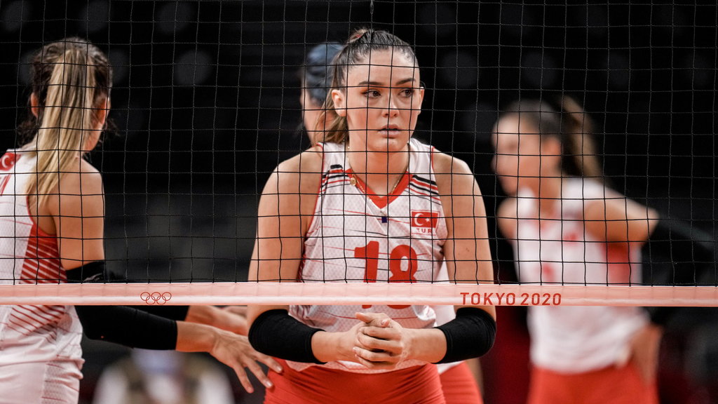 Zehra Gunes, pemain voli putri Turki. (Foto AP/Manu Fernandez) Zehra Gunes