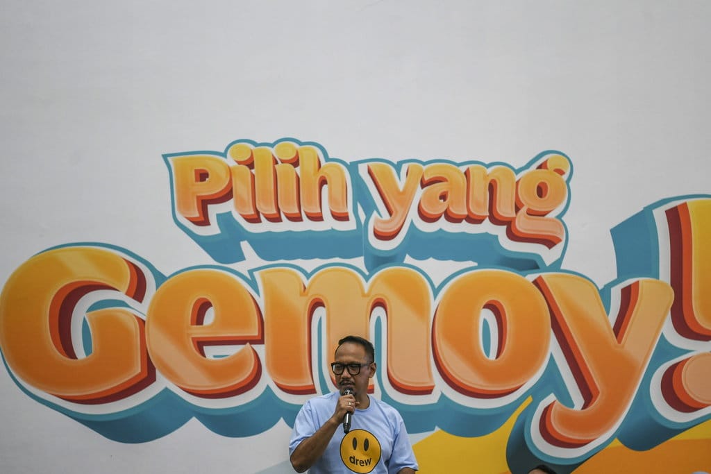 Praktisi komunikasi publik Ipang Wahid menjadi pembicara dalam talkshow Gemoy InspiraZ & AspiraZ di gedung Fanta Headquarters Prabowo-Gibran, Menteng, Jakarta, Sabtu (9/12/2023). ANTARA FOTO/Galih Pradipta/YU Talkshow Gemoy InspiraZ & AspiraZ