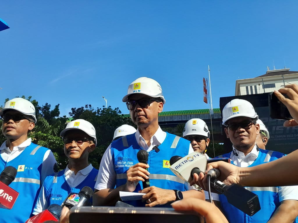 Darmawan Prasodjo di Kantor PLN, Rabu (20/12/2023). tirto.id/Faesal Mubarok Darmawan Prasodjo
