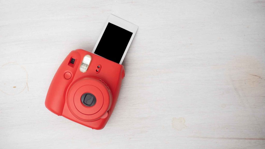 Ilustrasi Kamera Polaroid. foto/istockphoto Kamera Polaroid