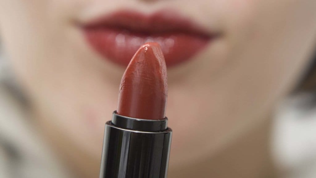 Ilustrasi Lipstik. foto/istockphoto Lipstik Coklat