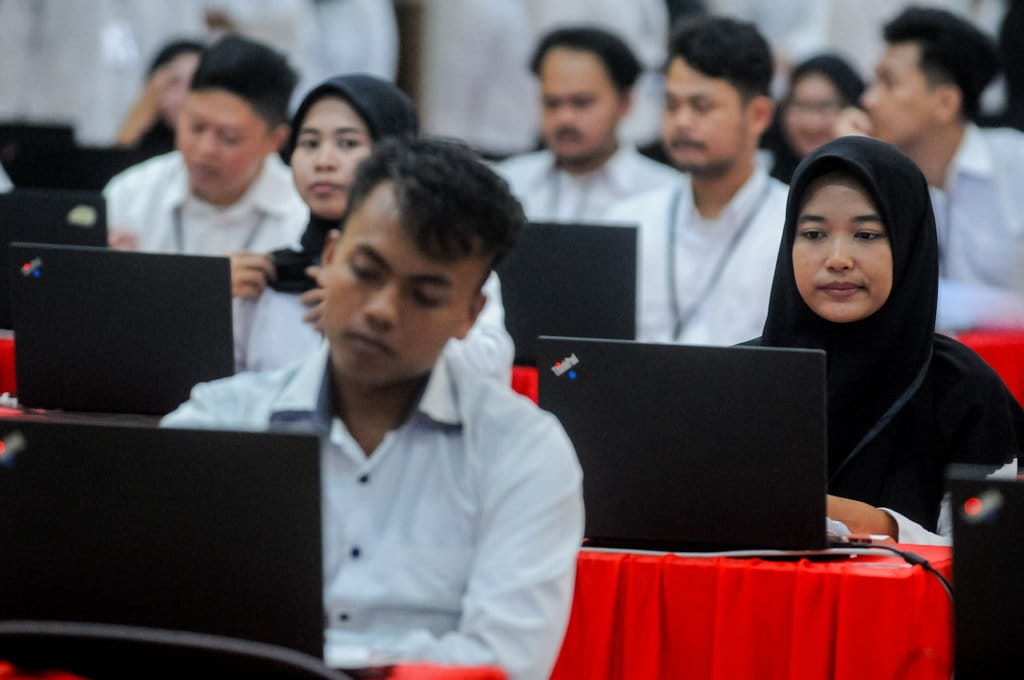 Peserta mengikuti tes Seleksi Kompetensi Dasar (SKD) Calon Pegawai Negeri Sipil (CPNS) 2024 di Universitas Banten Jaya, Kota Serang, Banten, Kamis (24/10/2024). ANTARA FOTO/Muhammad Bagus Khoirunas/tom. Tes SKD CPNS 2024 di Banten
