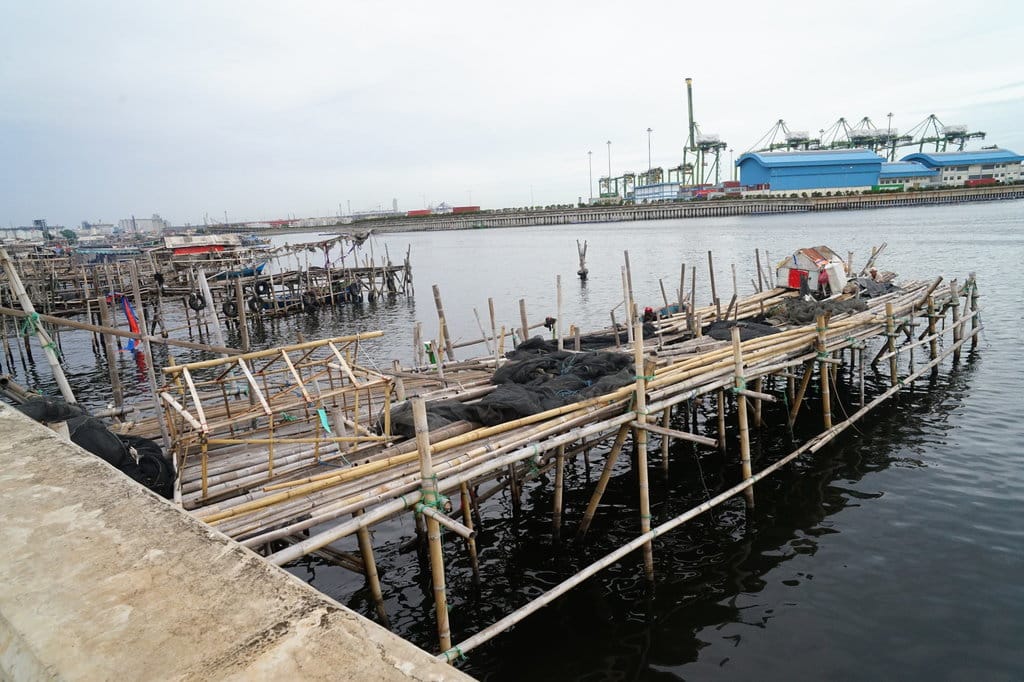 Tanggul Laut Cilincing. foto/Yohanes Hasibuan Tanggul Laut Cilincing