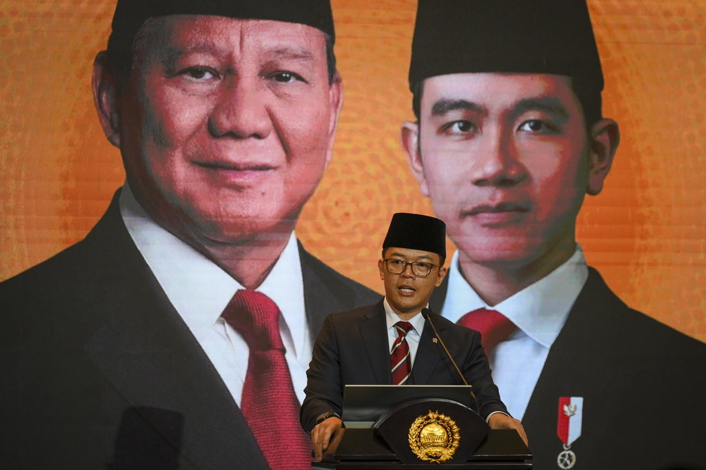 Menteri Luar Negeri Sugiono memberikan pemaparan saat Pernyataan Pers Tahunan Menteri Luar Negeri (PPTM) di Gedung Kementerian Luar Negeri, Jakarta, Jumat (10/1/2025).ANTARA FOTO/Muhammad Ramdan/nz Pernyataan Pers Tahunan Menteri Luar Negeri