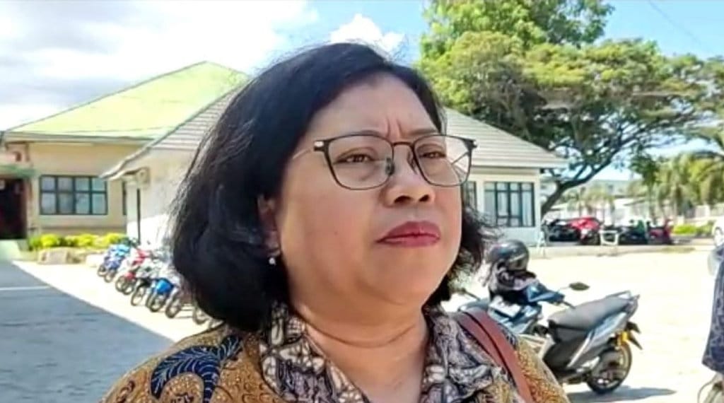 Wakil Ketua LPSK Susilaningtyas saat mengunjungi Korban di RSUD Undata Palu, Kota Palu, Jumat (2/6/). (ANTARA/Rangga Musabar) Susilaningtyas