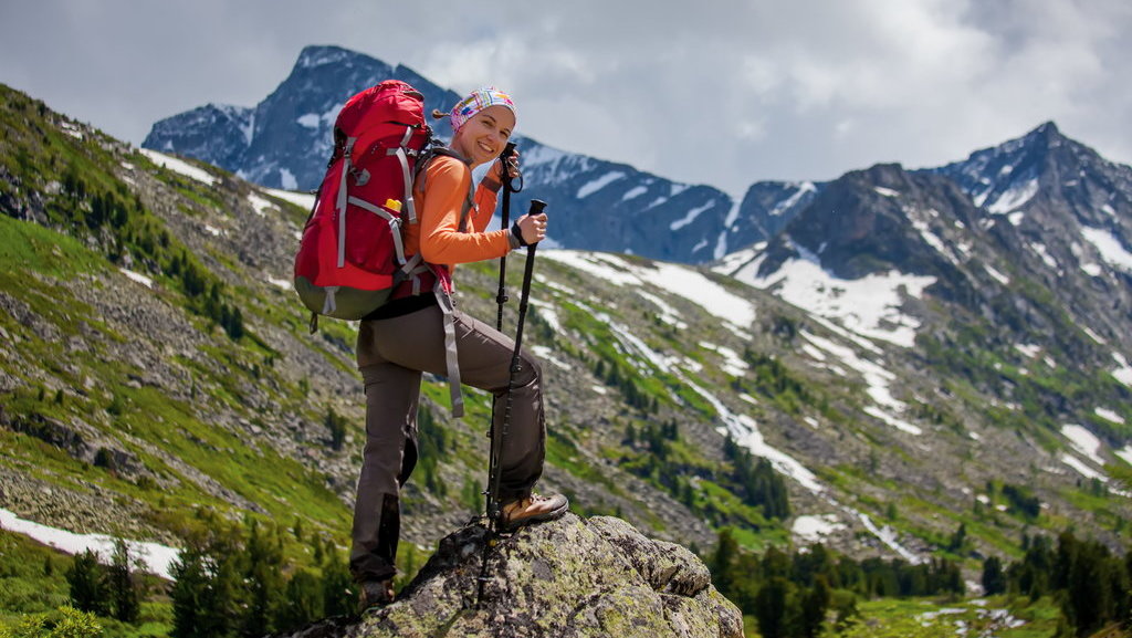 Ilustrasi Mendaki Gunung. foto/istockphoto Ilustrasi Hiking