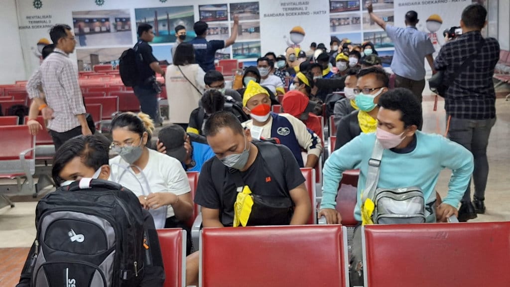 Pemulangan 46 WNI korban TPPO Myanmar di Bandara Soetta, Tangerang, Jumat (21/2/2025) dini hari. (FOTO/dok. Humas KP2MI) WNI Korban TPPO Myanmar