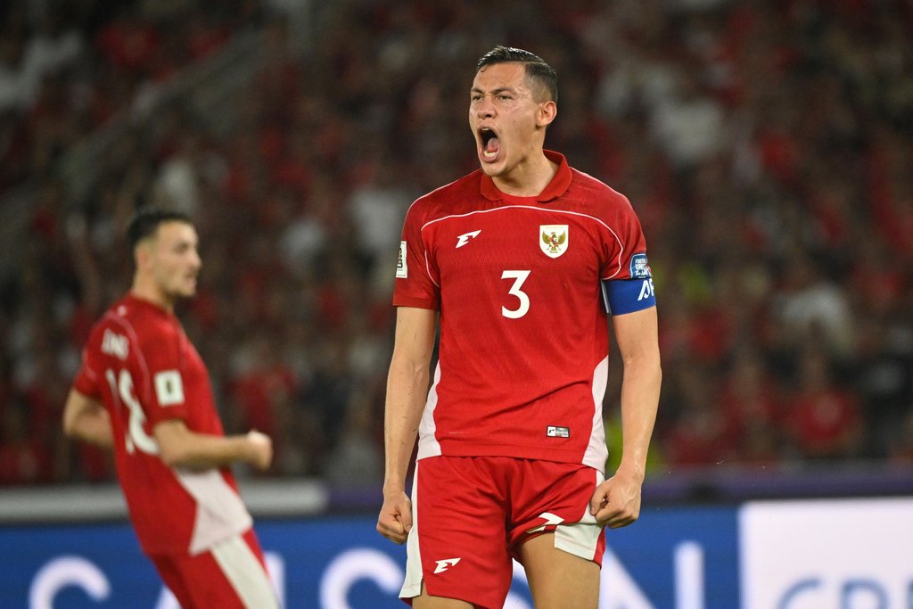 Kapten Timnas Indonesia Jay Idzes. ANTARA FOTO/Hafidz Mubarak A/app/Spt. Timnas Indonesia lawan Timnas Bahrain