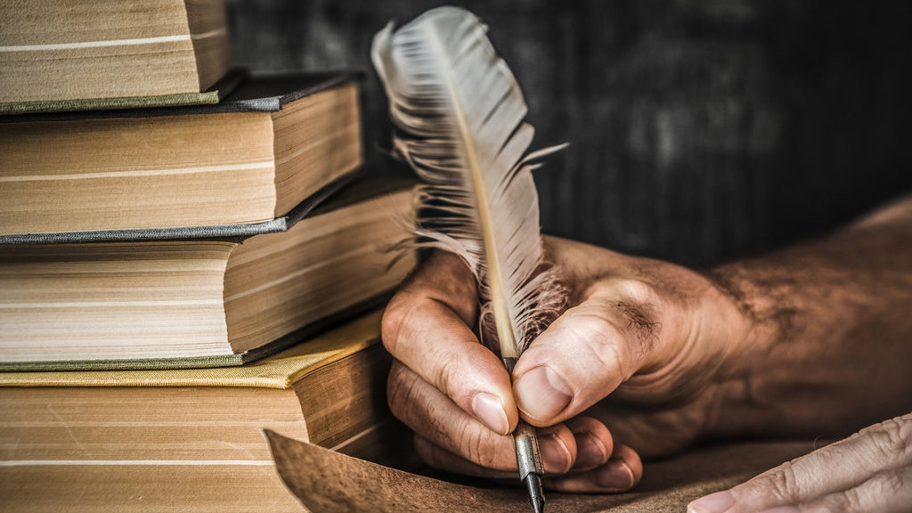 Ilustrasi Menulis. FOTO/iStockphoto Ilustrasi Penulisan Sejarah