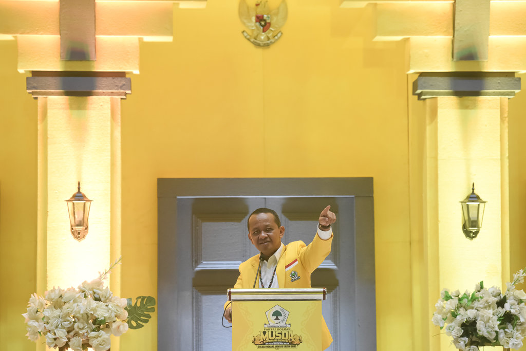 Ketua Umum Partai Golkar Bahlil Lahadalia menyampaikan sambutan saat pembukaan Musyawarah Daerah ke-XI Partai Golkar Kaltim di Samarinda, Kaltim, Sabtu (19/7/2025). Musda tersebut membahas program-program kerja partai sekaligus memilih Ketua DPD Golkar Kalimantan Timur periode 2025-2030. ANTARA FOTO/M Risyal Hidayat/bar Musda ke-XI Partai Golkar Kalimantan Timur