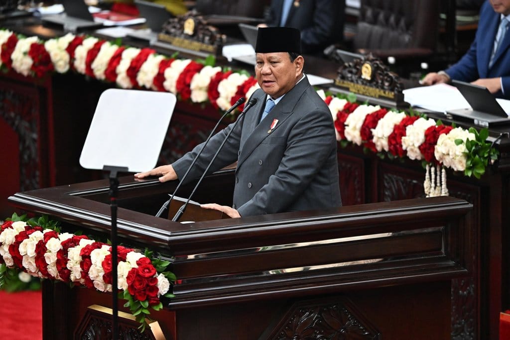 Presiden Prabowo Subianto menyampaikan pidato kenegaraan dalam rangka Penyampaian Pengantar/Keterangan Pemerintah atas RUU tentang APBN Tahun Anggaran 2026 beserta Nota Keuangannya saat Sidang Paripurna Pembukaan Masa Persidangan I DPR Tahun Sidang 2025-2026 di Gedung Nusantara, Kompleks Parlemen, Jakarta, Jumat (15/8/2025). ANTARAFOTO/Dhemas Reviyanto/sgd/wpa. Pidato pengantar RUU APBN 2026 dan Nota Keuangan