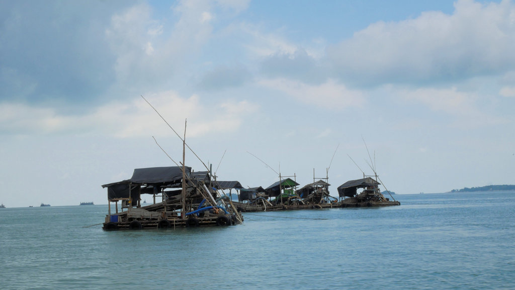 Sejumlah Ponton Isap Produksi (PIP) tambang timah ilegal di kawasan IUP PT Timah di di kawasan perairan Belinyu, Kabupaten Bangka. Tirto.id/Dina T Wijaya Produksi Timah Indonesia 1