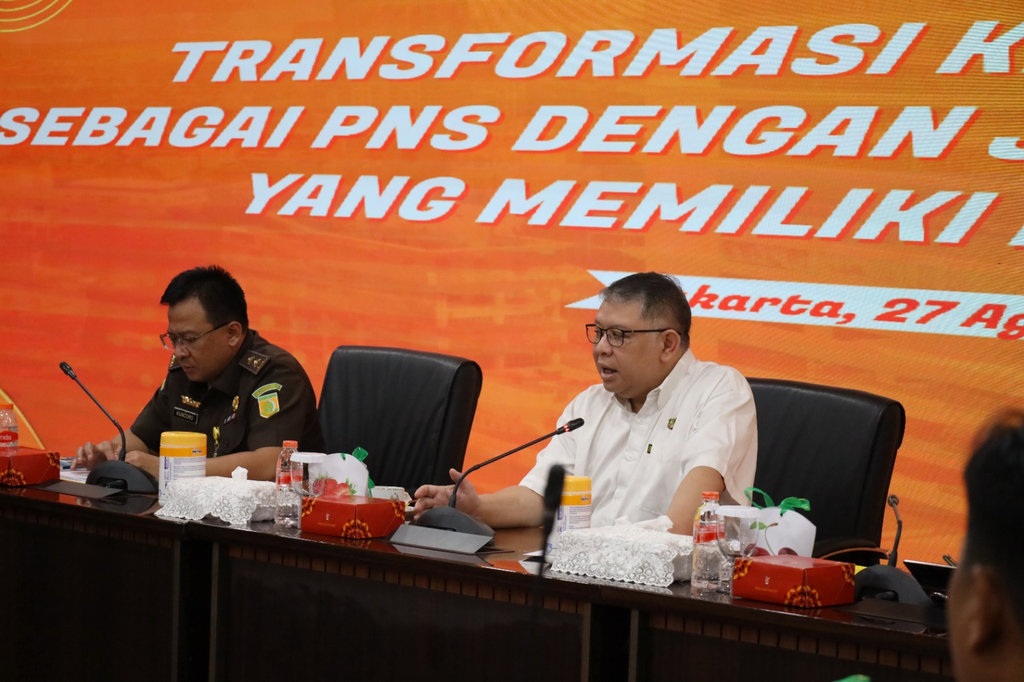 Biro Kepegawaian Kejaksaan Republik Indonesia dalam webinar bertema “Transformasi Kedudukan Jaksa Sebagai Pegawai Negeri Sipil dengan Jabatan Fungsional yang Memiliki Kekhususan” via Zoom Meeting pada Selasa (26/08/2025). (FOTO/dok.Kejaksaan Agung) Body Artikel Kejaksaan Agung 5