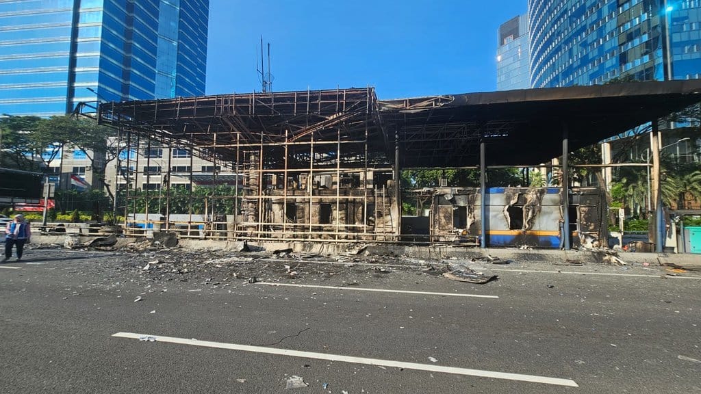 Kondisi Gerbang Tol Cawang-Tomang-Pluit usai aksi masa. Foto/ Dok Hum Jasamarga. Tol Cawang Tomang Pluit