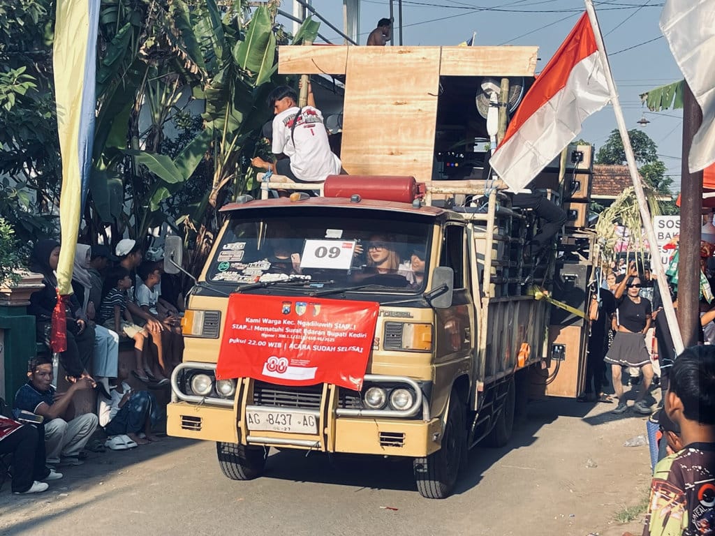 Karnaval Sound Horeg di Kabupaten Kediri, Jawa Timur. (Tirto.id/Fadrik Aziz Firdausi) Karnaval Sound Horeg di Kediri