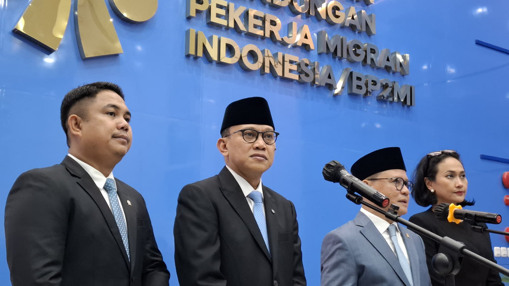 Menteri P2MI yang semula dijabat oleh politisi PKB, Abdul Kadir Karding, itu digantikan oleh anggota DPR RI dari Fraksi Golkar periode 2024–2029, Mukhtarudin saat berpidato di aula gedung Kementerian P2MI, Pancoran, Jakarta Selatan, Selasa. tirto.id/Naufal Majid Abdul Kadir Karding