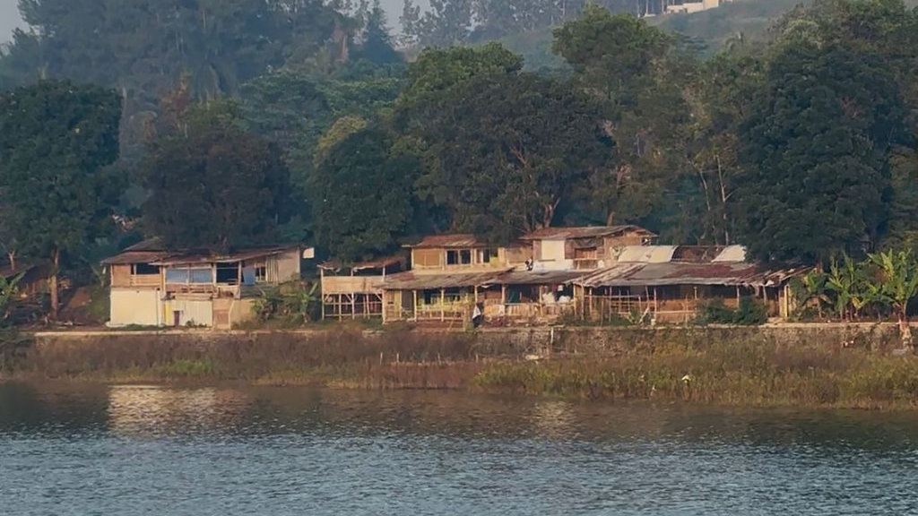 Bangunan sekitar kawasan Situ Ciburuy terancam dibongkar Info Bandung Barat/Amel Rahma Situ Ciburuy
