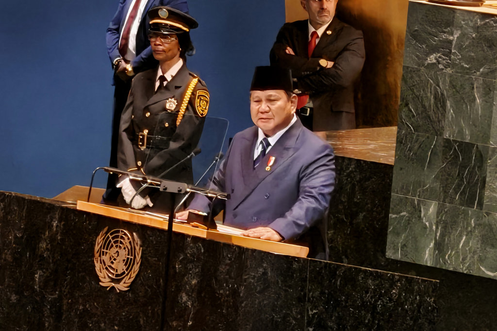 Presiden Prabowo Subianto menyampaikan pidato dalam Sidang Majelis Umum ke-80 Perserikatan Bangsa-Bangsa (PBB) di New York, Amerika Serikat, Selasa (23/9/2025). Presiden Prabowo menyampaikan pidato selama 19 menit bertemakan Seruan Indonesia untuk Harapan dengan menekankan solidaritas, keadilan global, hingga solusi dua negara bagi Palestina dan Israel. ANTARA FOTO/Fathur Rochman/app/wpa. Presiden Prabowo pidato dalam Sidang PBB