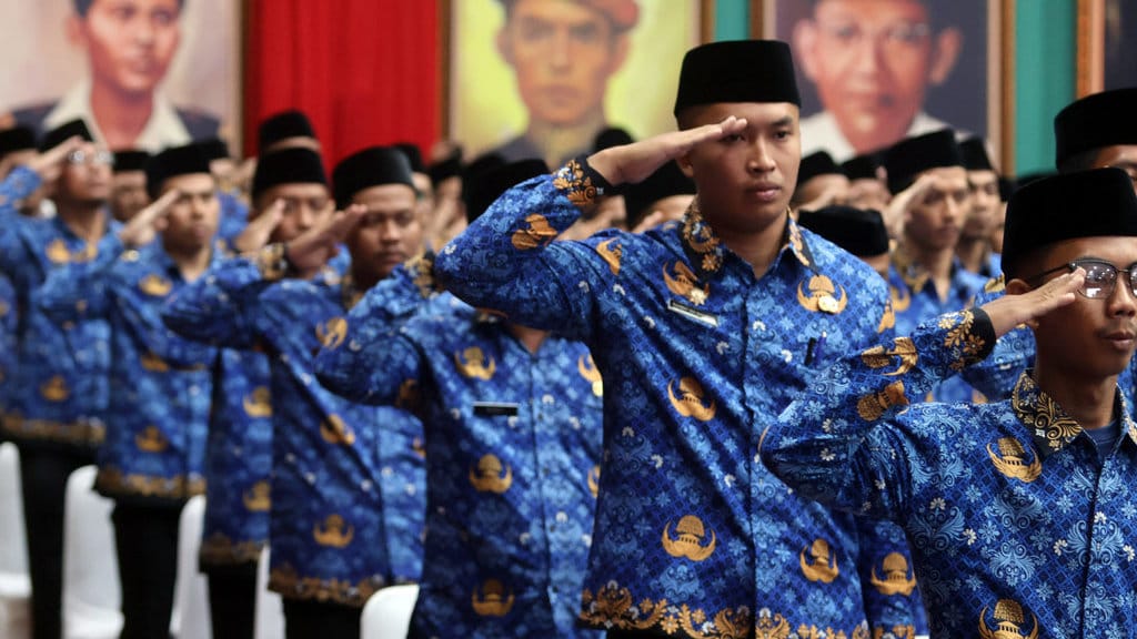 Sejumlah Pegawai Pemerintah dengan Perjanjian Kerja (PPPK) dan Aparatur Sipil Negara (ASN) mengikuti pelantikan di Gedung Tegar Beriman, Cibinong, Kabupaten Bogor, Jawa Barat, Kamis (2/10/2025). Pemerintah Kabupaten Bogor melantik 247 orang PPPK tahap kedua formasi tahun 2024 dan ASN sebanyak 47 orang. ANTARA FOTO/Yulius Satria Wijaya/bar Pelantikan PPPK dan ASN di Kabupaten Bogor