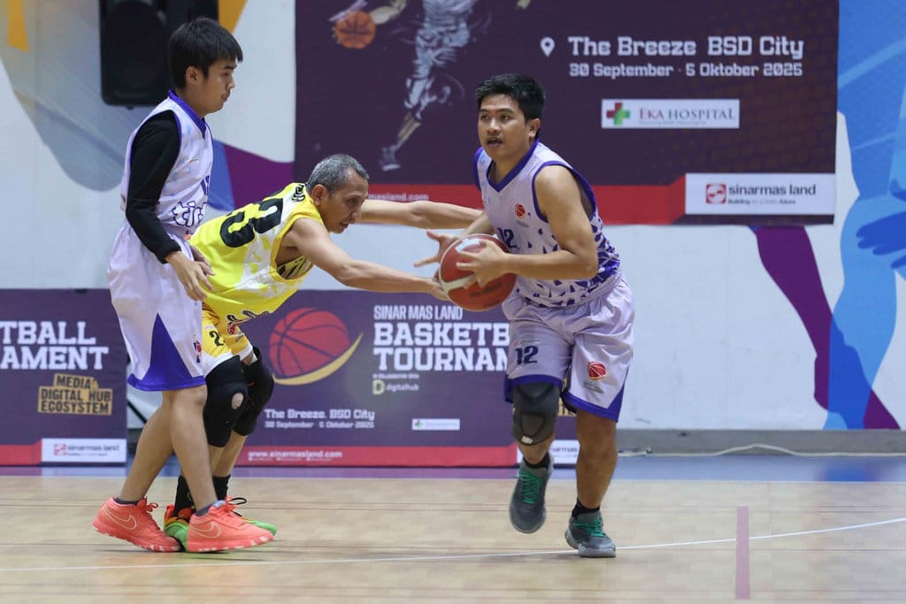 Tim basket Tirto.id di ajang Sinar Mas Land Basketball Tournament (SMLBT) 2025 di lapangan basket The Breeze, BSD City, Serpong, Kamis (2/10/2025). FOTO/Dok. Slmbt Tim basket Tirto.id