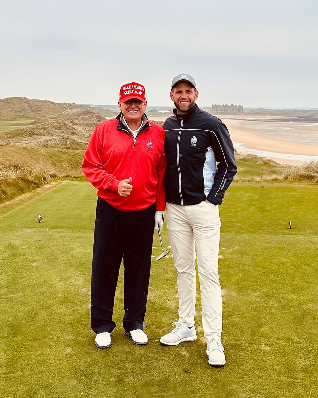 Donald Trump (kiri) bersama anaknya Eric Trump (kanan). instagram/erictrump Eric Trump