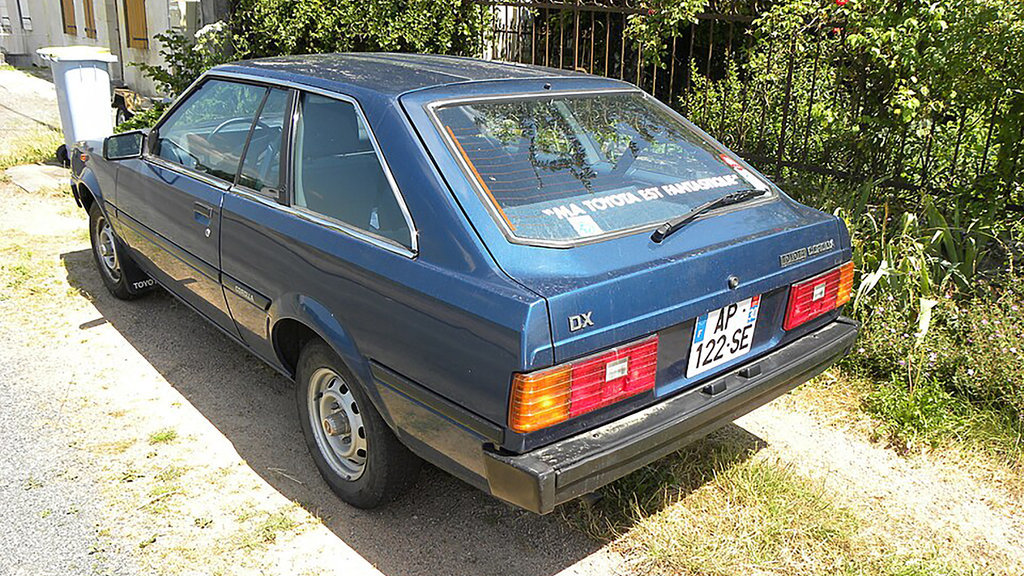 Toyota Corolla DX. wikimedia/IJmuiden Toyota Corolla DX