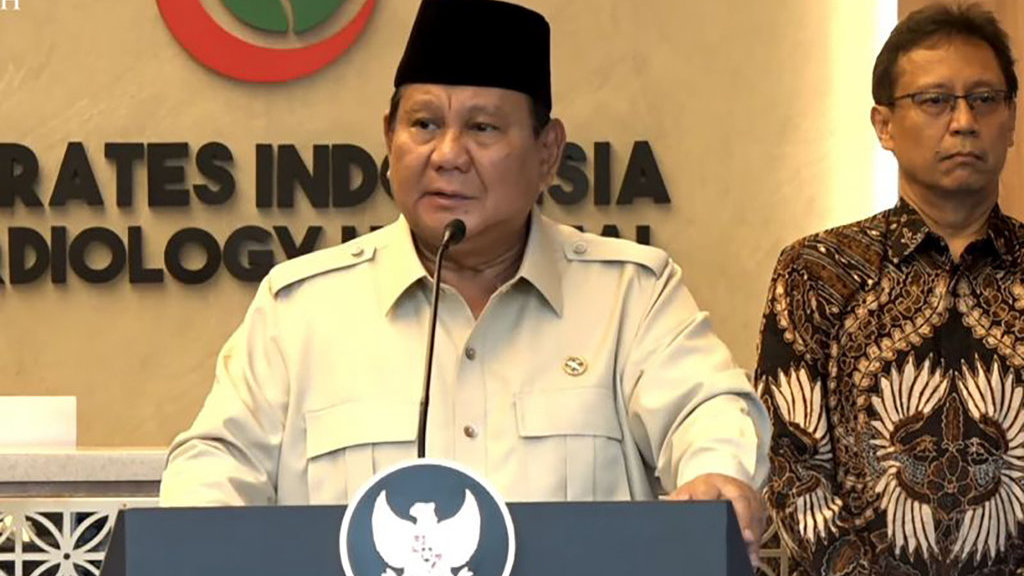 Presiden Prabowo Subianto menyampaikan pidato pada peresmian Rumah Sakit Jantung Emirates Indonesia di Surakarta, Jawa Tengah, Rabu 19 November 2025. (ANTARA/Maria Cicilia Galuh) Prabowo saat peresmian Rumah Sakit Jantung Emirates Indonesia