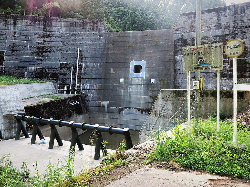 Erosion control. wikimedia/Gpwitteveen Erosion control