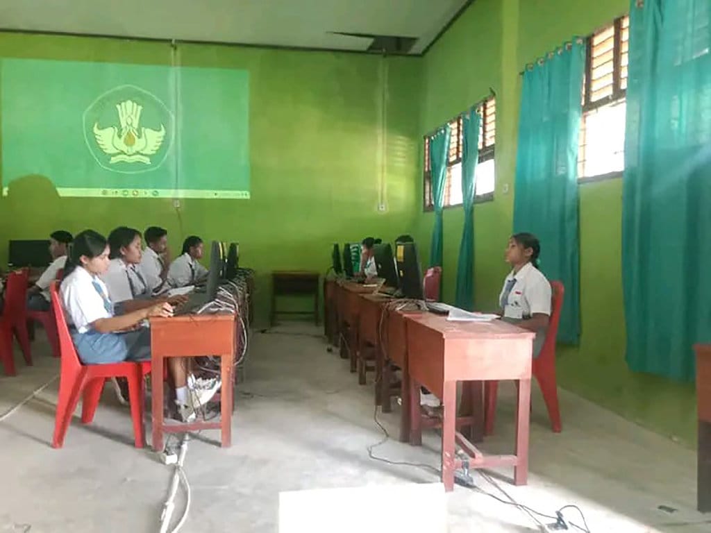 Suasana pelaksanaan tes kompetensi akademik di SMAN 2 Cibal, Kabupaten Manggarai, Nusa Tenggara Timur, Selasa, 4 November 2025. foto/ Istimewa SMAN 2 Cibal