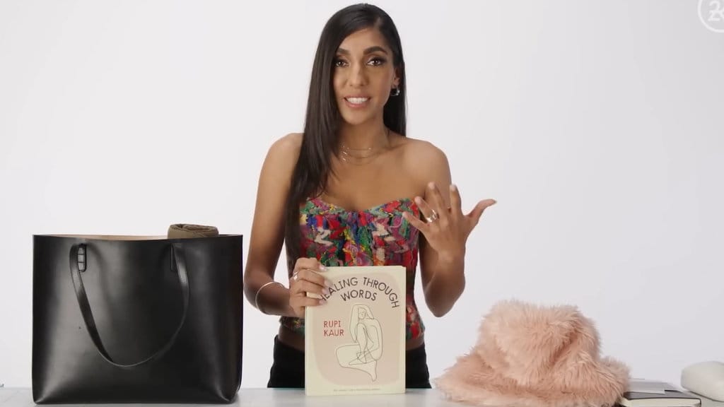 Rupi Kaur di Konten Spill It. (YouTube/Refinery29) Rupi Kaur di Konten Spill It