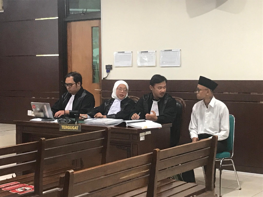 Sidang agenda pemeriksaan saksi yang dihadirkan JPU dalam kasus pembakaran tenda di depan Polda DIY pada demonstrasi Agustus lalu. tirto.id/ Abdul Haris Sidang Kasus Pembakaran Tenda Polda DIY