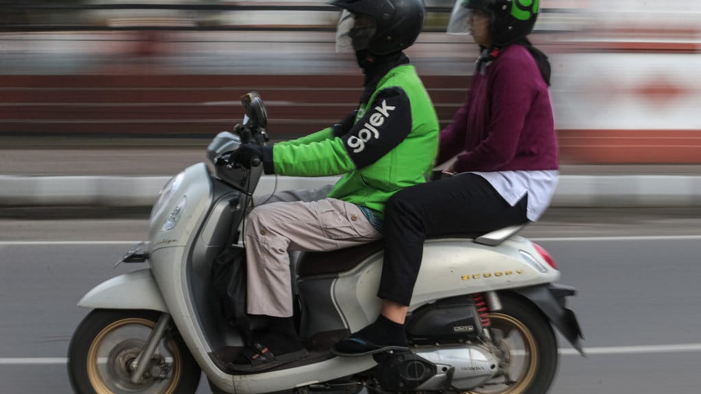 Ilustrasi Ojol. ANTARA FOTO/Angga Budhiyanto /YU Diskon iuran JKK dan JKM untuk pekerja di sektor transportasi