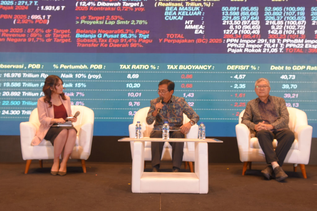 Ekonom Senior sekaligus eks Dirjen Bea Cukai Permana Agung (tengah) dalam Indonesia Fiscal Forum 2026. Selasa (27/6/2026). tirto.id/Hendra Indonesia Fiscal Forum 2026