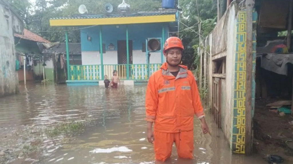 Badan Penanggulangan Bencana Daerah (BPBD) Jakarta Selatan mencatat ketinggian banjir mencapai 45 sentimeter di Cipulir, Kebayoran Lama, Jakarta Selatan, Kamis (29/1/2026). ANTARA/HO-BPBD Jakarta Selatan/aa. banjir di Cipulir
