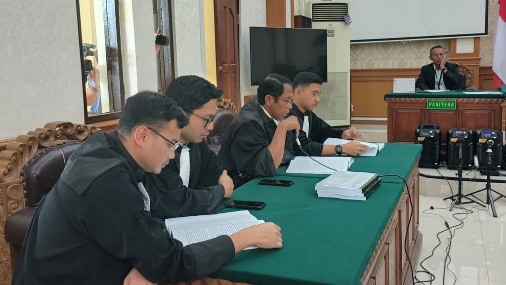 Persidangan mengenai kasus penembakan WN Australia di Pengadilan Negeri Denpasar, Senin (02/02/2026). Tirto.id/Sandra Gisela Sidang Kasus Penembakan WN Australia