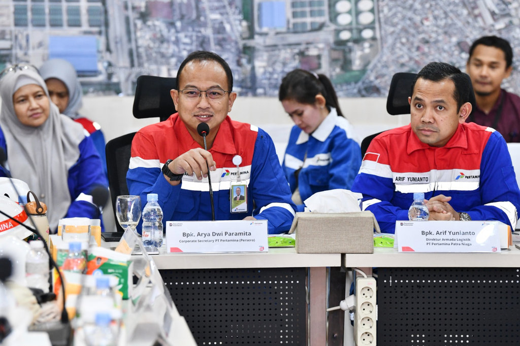 Kunjungan Pertamina bersama sejumlah Pemimpin Redaksi dan Perwakilan media nasional ke Integrated Terminal Jakarta melihat proses penyaluran distribusi dan monitoring keandalan kualitas produk BBM, Jumat (13/2/2026). FOTO/Pertamina. Rilis Pertamina
