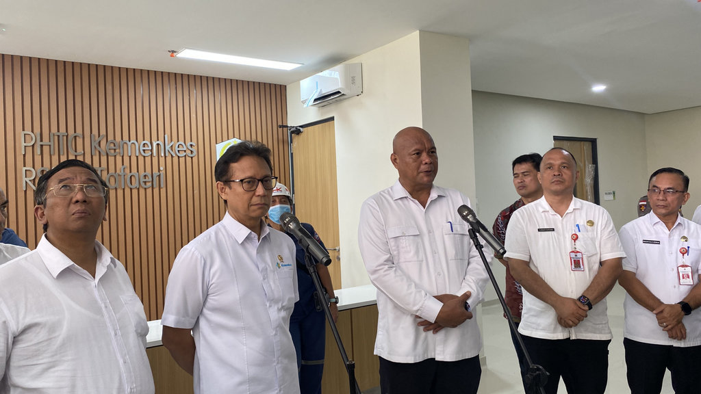 Menteri Kesehatan (Menkes) Budi Gunadi Sadikin meninjau pembangunan peningkatan kelas Rumah Sakit Umum Daerah (RSUD) Tafaeri, Nias Utara sebagai bagian program hasil terbaik cepat (PHTC) Presiden Prabowo Subianto pada Jumat (5/4/2026). tirto.id/Rahma Dwi Safitri RSUD Tafaeri Nias Utara
