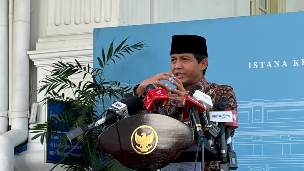 Menhut Raja Juli Antoni di Kompleks Istana Kepresidenan, Jakarta, Kamis (12/3/2026). tirto.id/M Fajar Nur Menhut Raja Juli Antoni