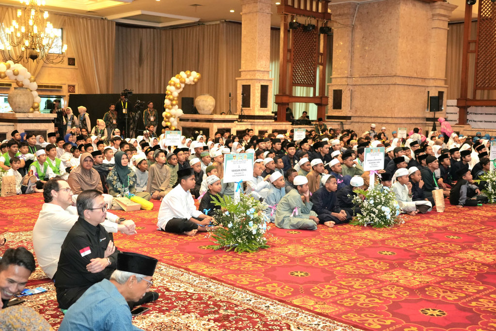 Anak-anak dari 11 yayasan di Jabodetabek mengikuti acara Buka Puasa dan Berbagi Bersama di Jakarta, Kamis (12/3). FOTO/dok. PTFI Body artikel Freeport 1