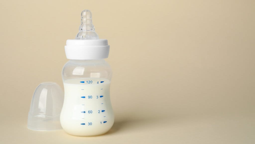 Botol susu bayi. FOTO/iStockphoto Botol susu bayi