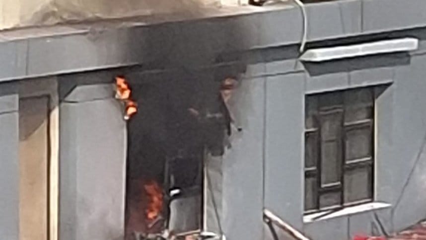Kondisi kebakaran di Polres Metro Jakarta Barat. Foto/Dok. stimewa. Kebakaran Polres Metro Jakbar