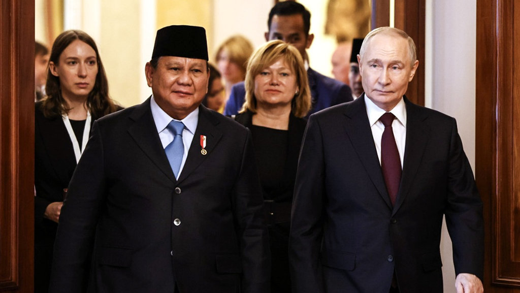 Presiden Prabowo Subianto (kedua kiri) bersama Presiden Rusia Vladimir Putin (kanan) berjalan keluar usai melakukan pertemuan di Istana Kremin, Moskwa, Rusia, Senin (13/4/2026). ANTARA FOTO/HO/Bakom RI/bay/kye. Prabowo-Putin sepakati penguatan kerja sama strategis
